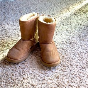 Girls ugg brown